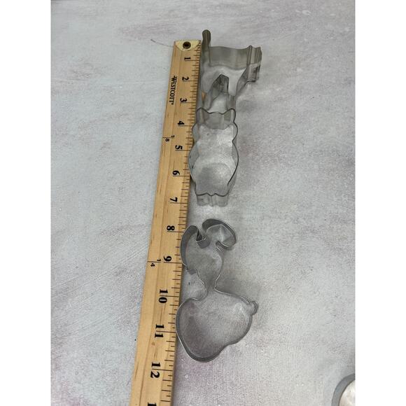 Lot of 13 variety Cookie Cutters‎ - Picture 9 of 11